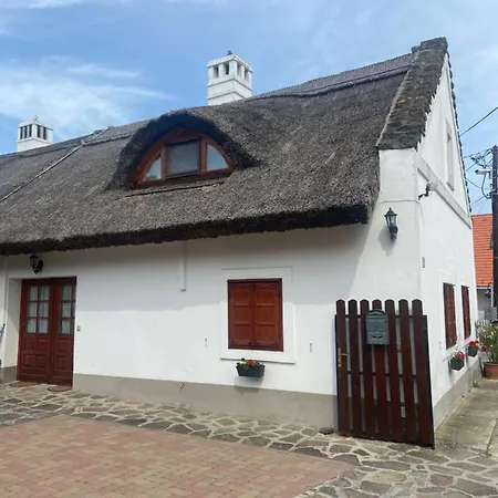 Centrum Vendeghaz Тихань