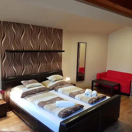 Centrum Vendeghaz Guest house